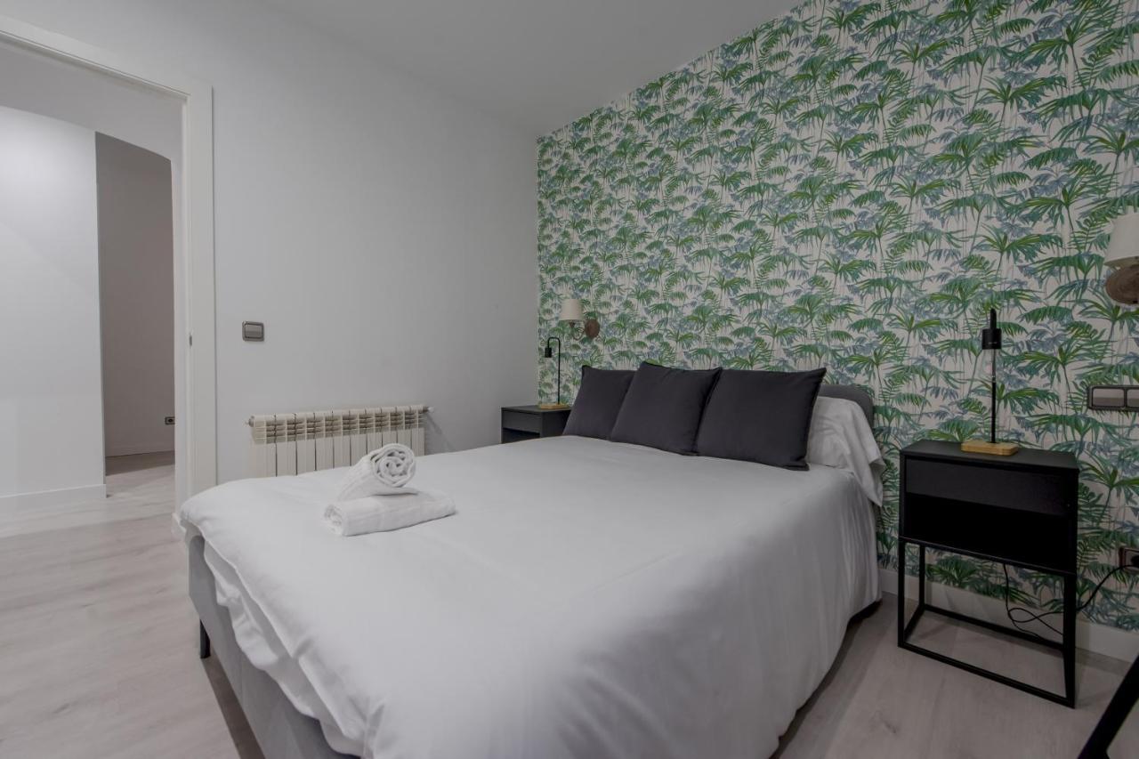 Cool/Soho Style Apt Para 9Pax C/Luciente Madrid Exterior photo
